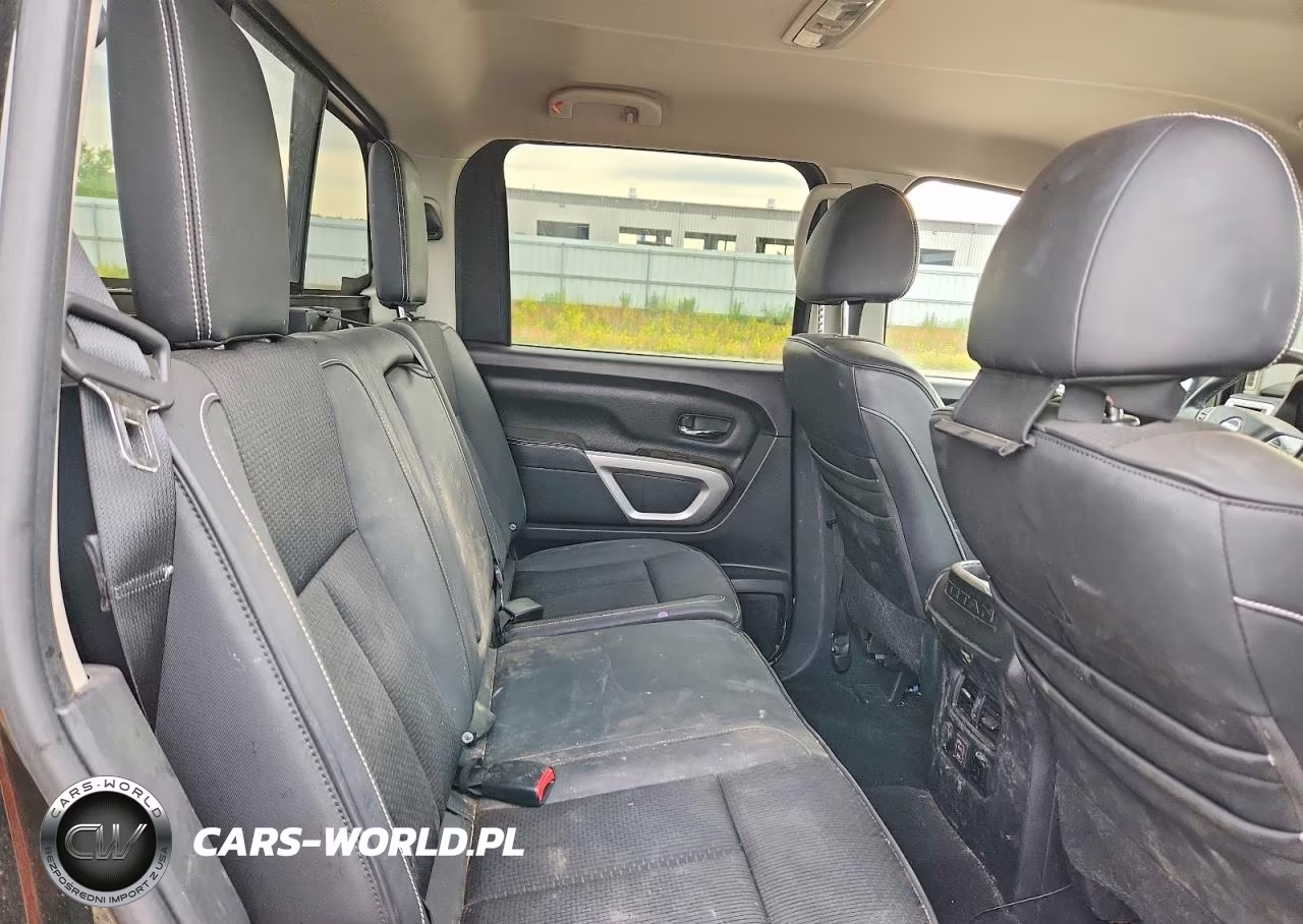 2019 Nissan Titan Pro-4X VIN:1N6AA1E52KN502961 - 10
