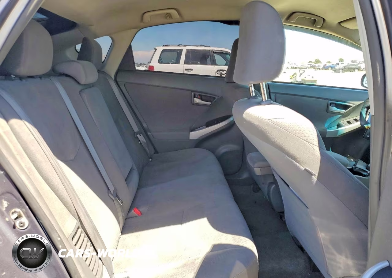 2011 Toyota Prius Two VIN:JTDKN3DU0B5311054 - 10