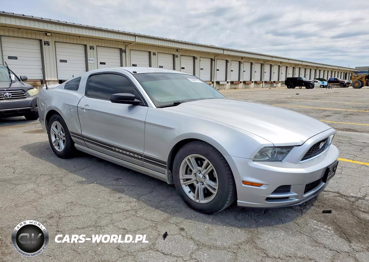 2013 Ford Mustang VIN:1ZVBP8AM3D5220873 - 4