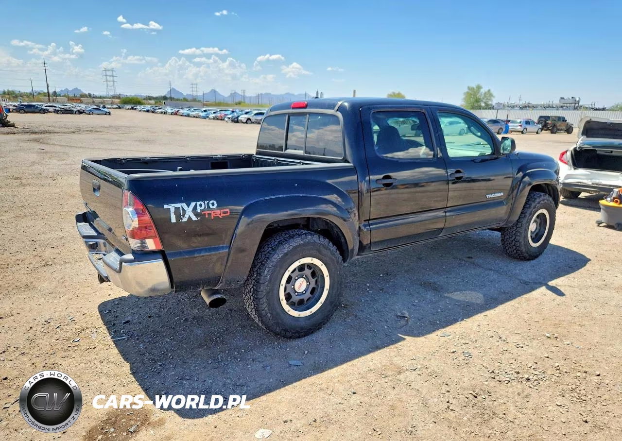 2011 Toyota Tacoma Double Cab VIN:3TMLU4EN7BM072374 - 3
