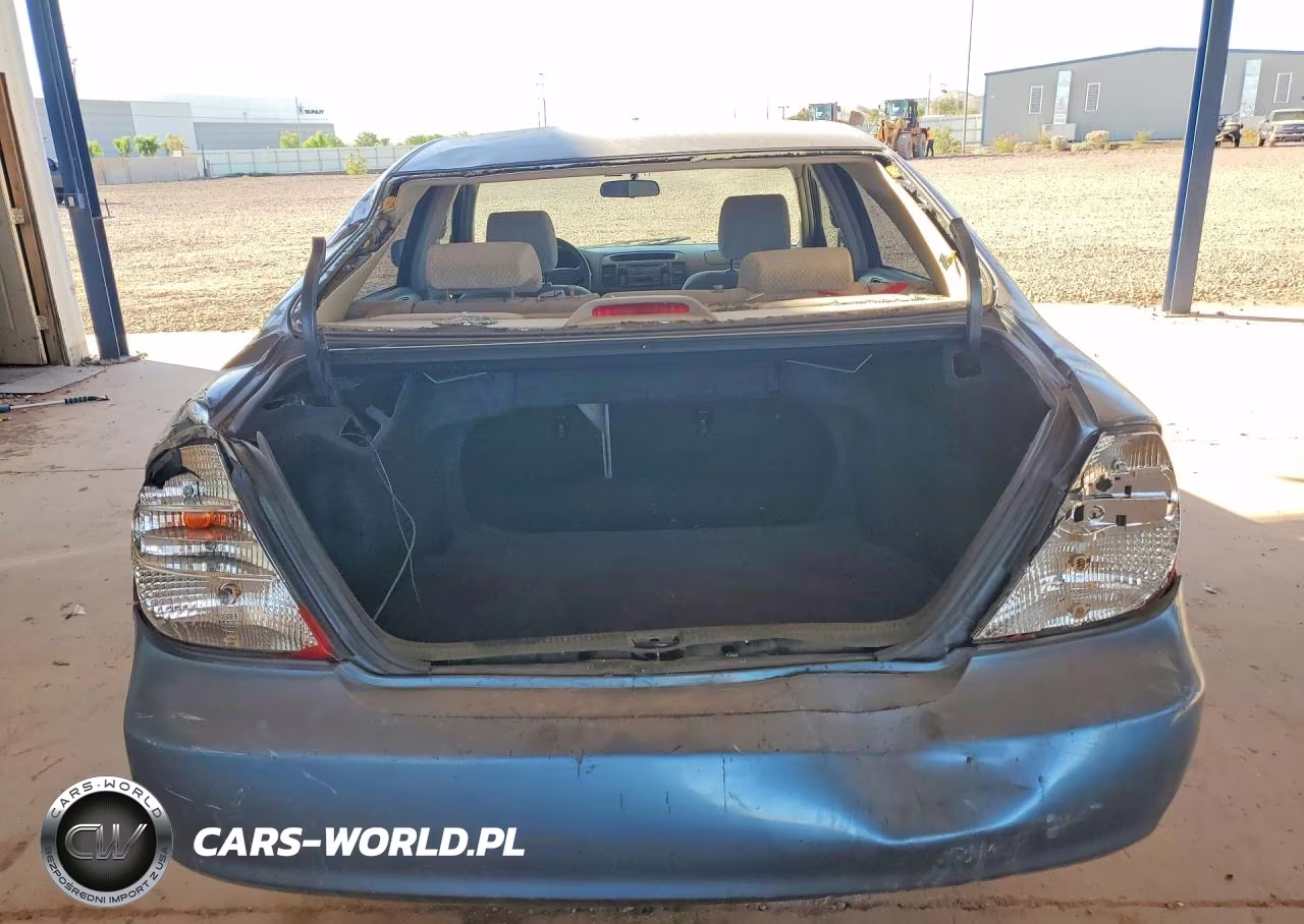 2002 Toyota Camry Le VIN:JTDBE30K120116162 - 6