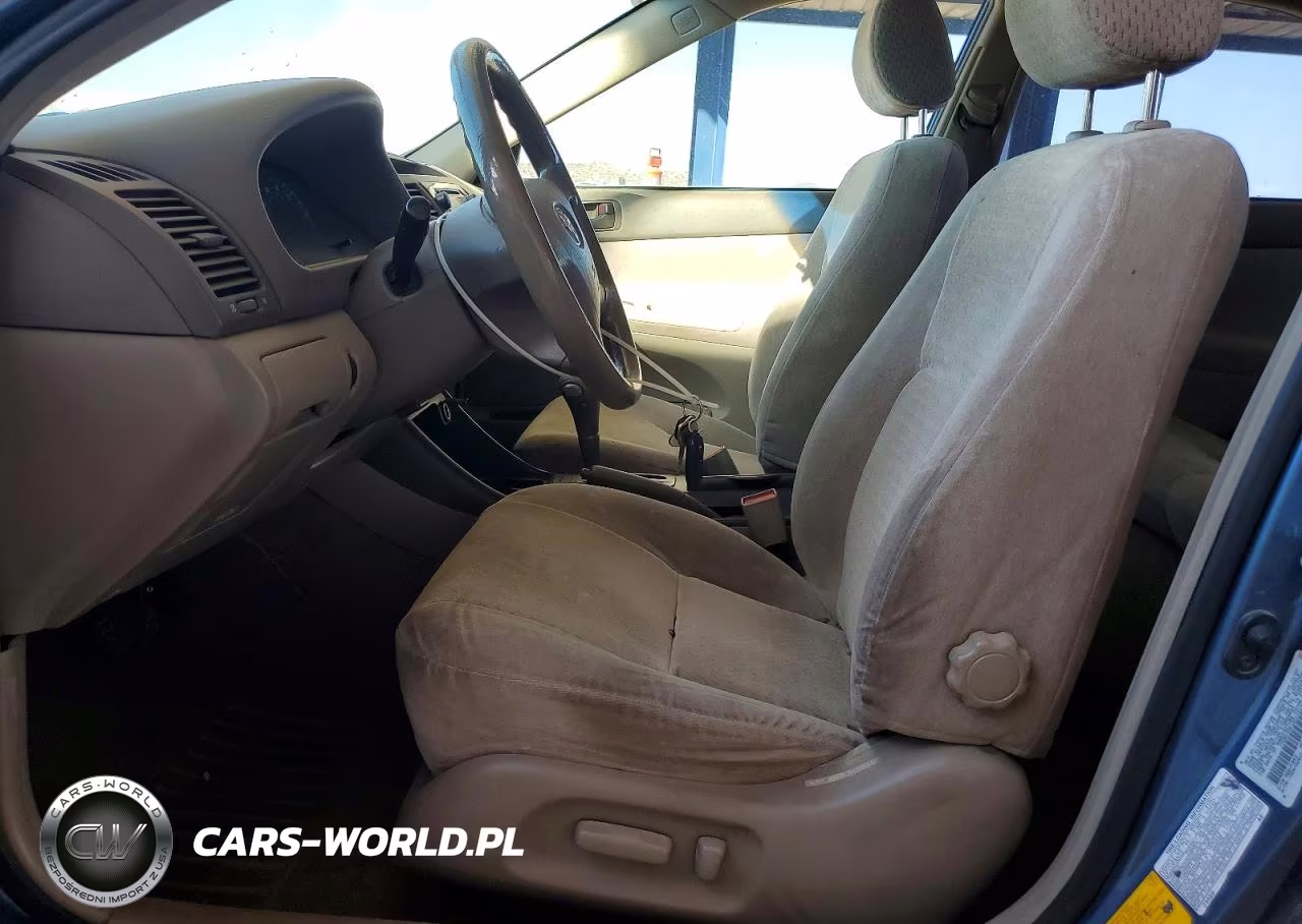 2002 Toyota Camry Le VIN:JTDBE30K120116162 - 7