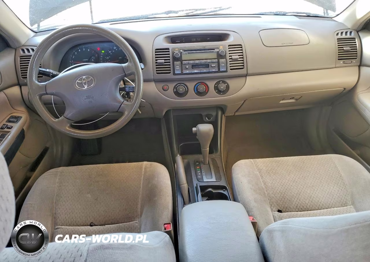 2002 Toyota Camry Le VIN:JTDBE30K120116162 - 8