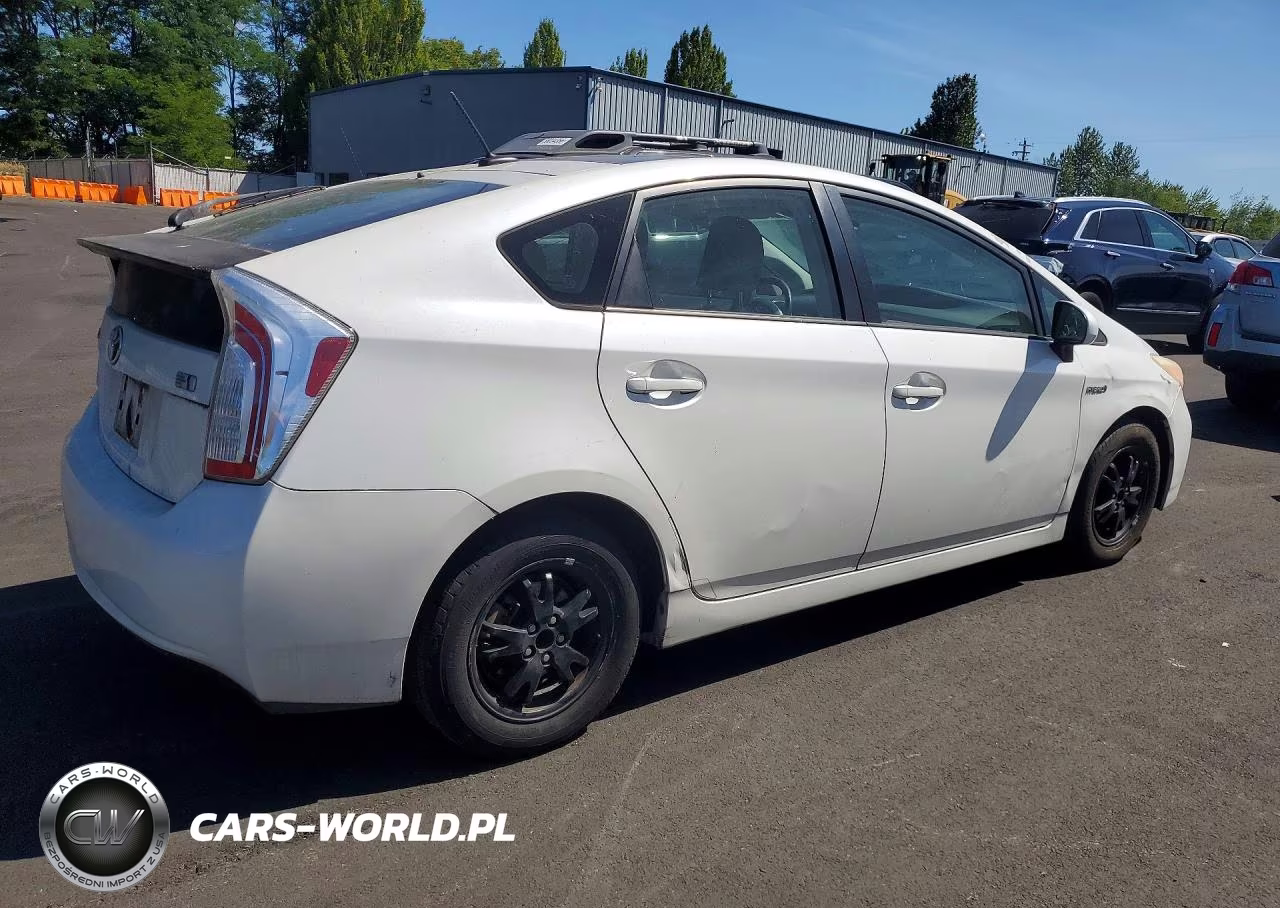 2012 Toyota Prius Four VIN:JTDKN3DU1C5374620 - 3