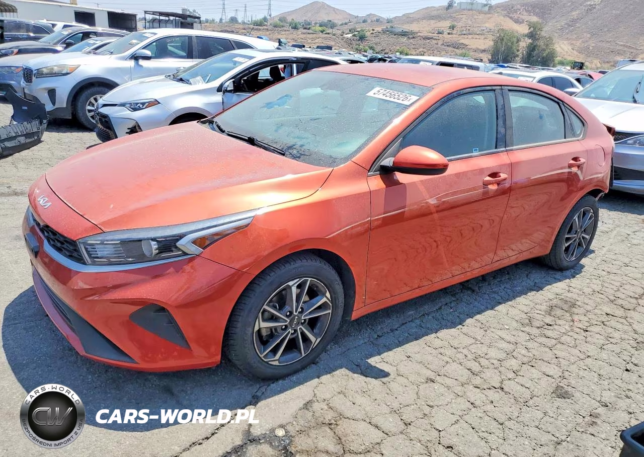 2023 Kia Forte Lxs – zdjęcie 1 z 12