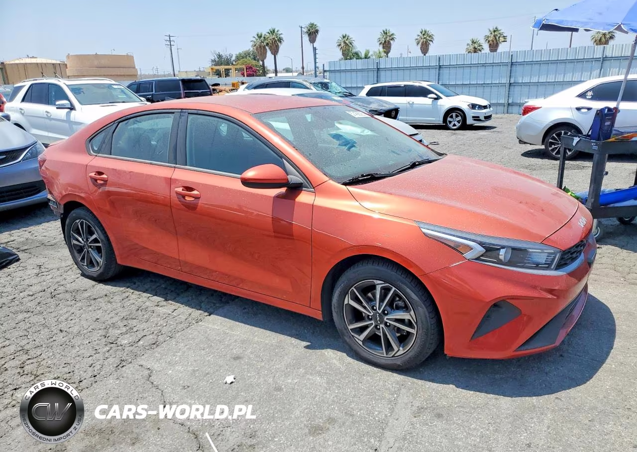 2023 Kia Forte Lxs VIN:3KPF24AD8PE680292 - 4