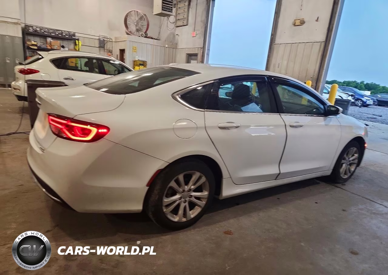 2015 Chrysler 200 Limited VIN:1C3CCCAB0FN569081 - 3