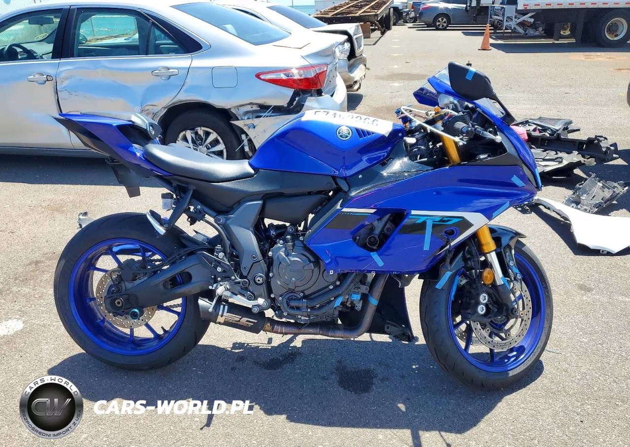2025 Yamaha Yzfr7