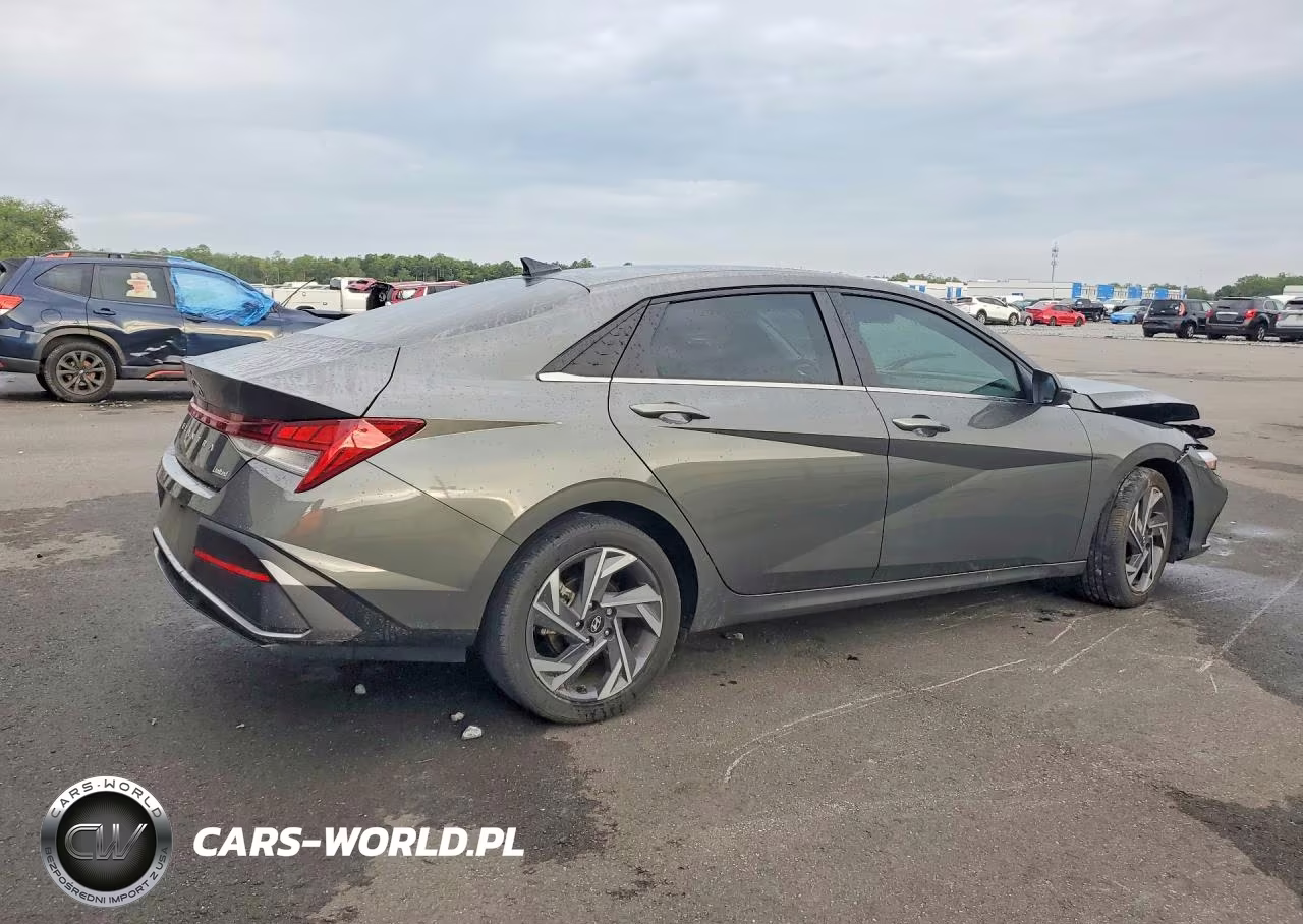 2025 Hyundai Elantra Limited VIN:KMHLP4DG5SU861432 - 3