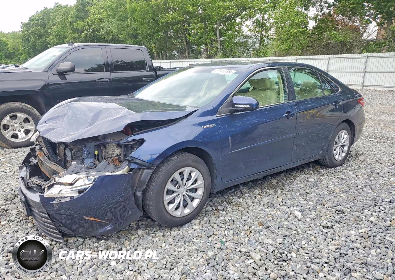 2015 Toyota Camry Hybrid Le – zdjęcie 1 z 12