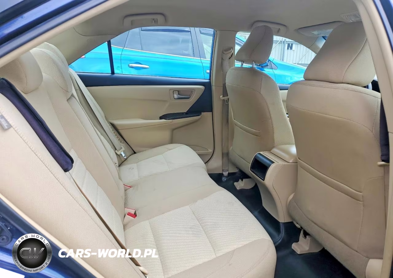 2015 Toyota Camry Hybrid Le VIN:4T1BD1FK0FU162560 - 10