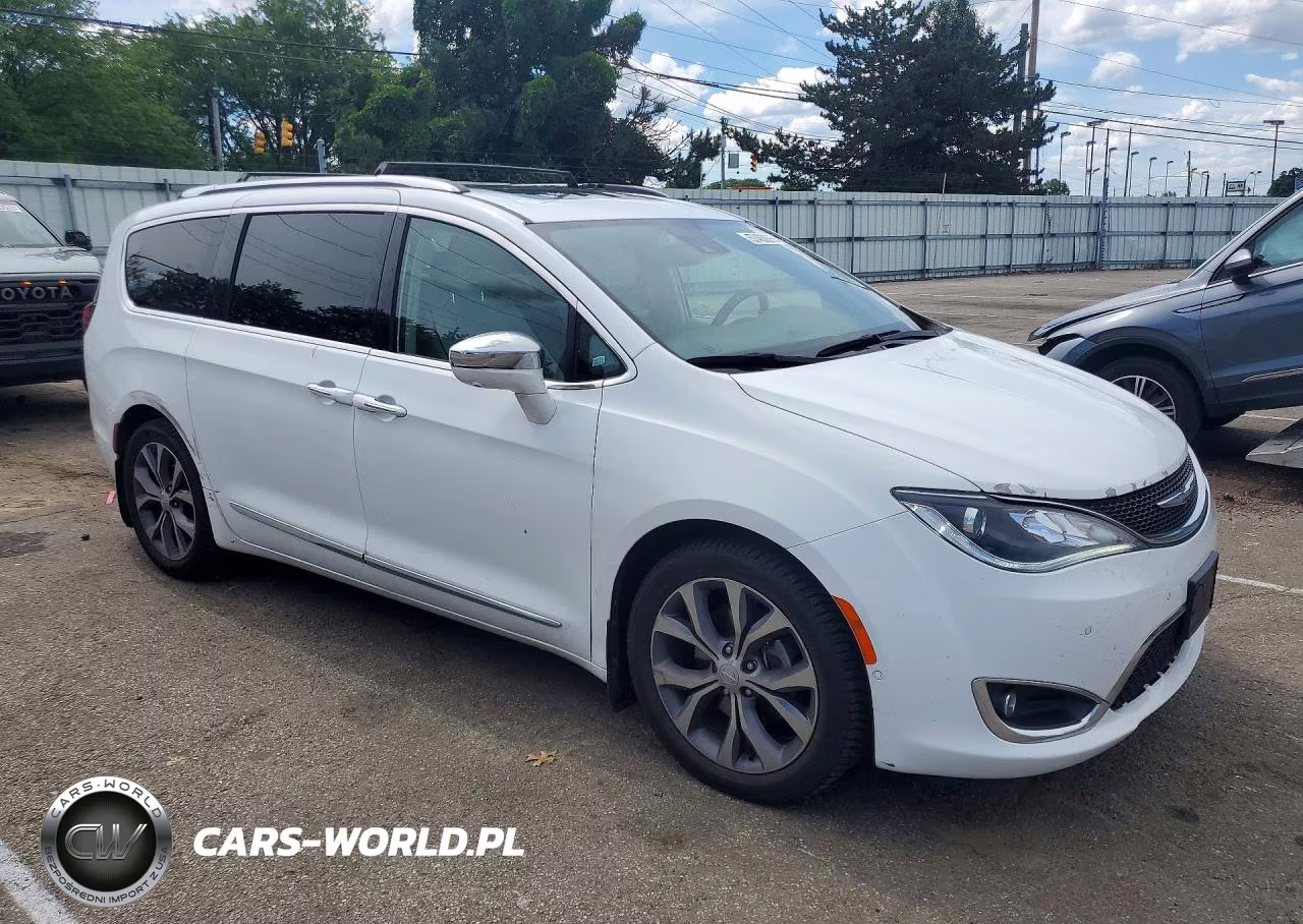 2017 Chrysler Pacifica Limited VIN:2C4RC1GG1HR637794 - 4