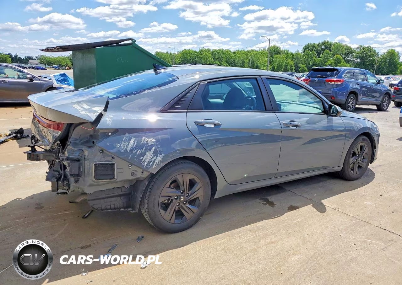 2022 Hyundai Elantra Sel VIN:KMHLS4AG4NU367568 - 3
