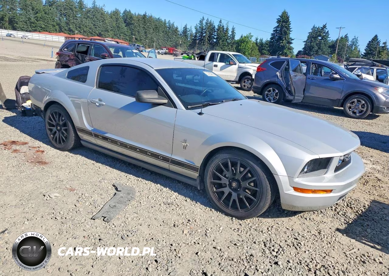 2007 Ford Mustang VIN:1ZVFT80NX75363301 - 4