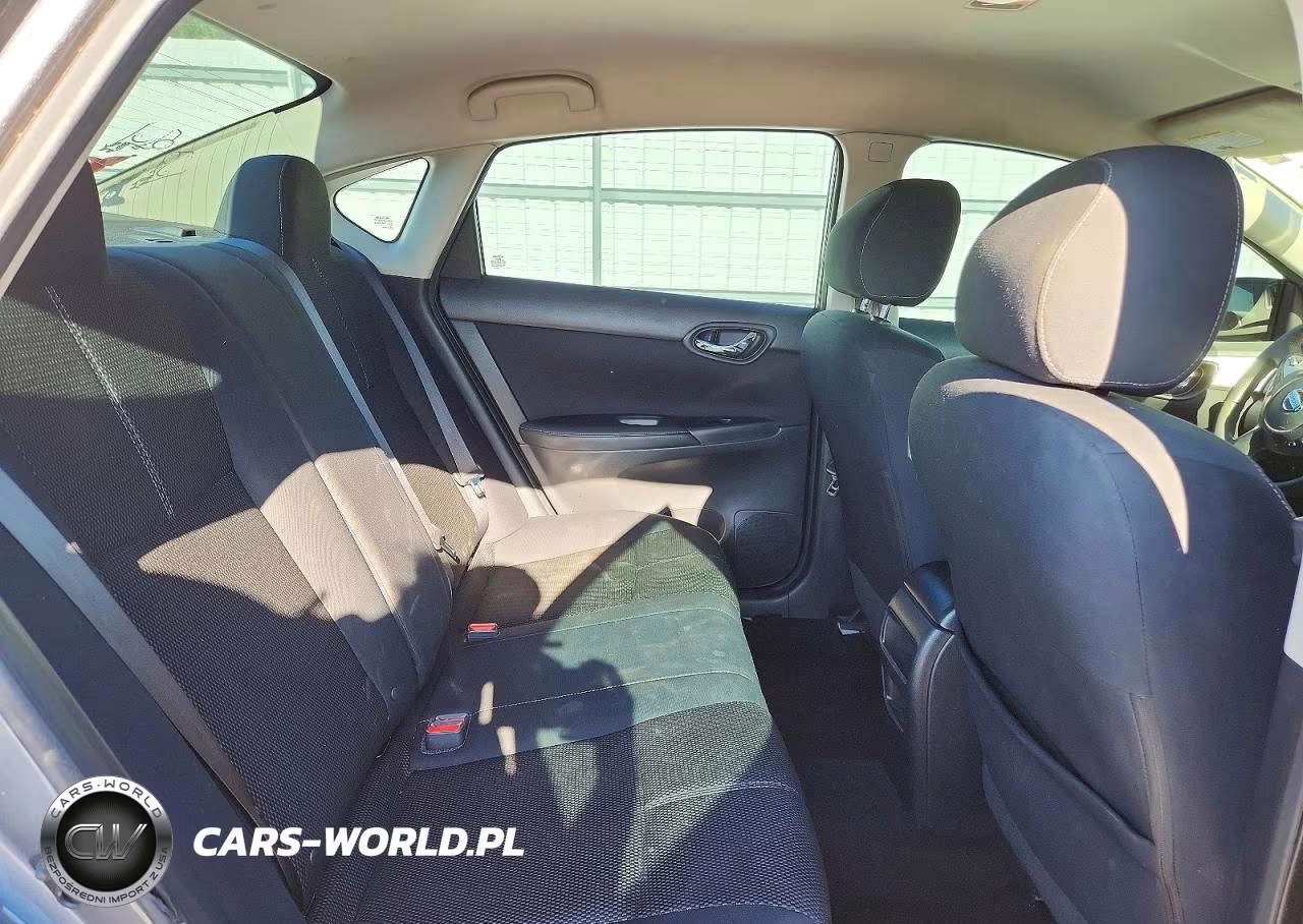2018 Nissan Sentra S VIN:3N1AB7APXJY208402 - 10