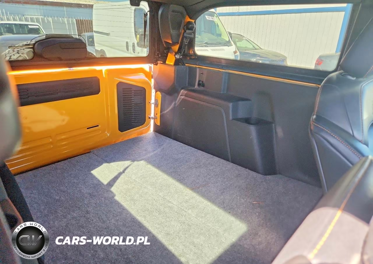 2022 Ford Bronco VIN:1FMDE5CPXNLB55777 - 10