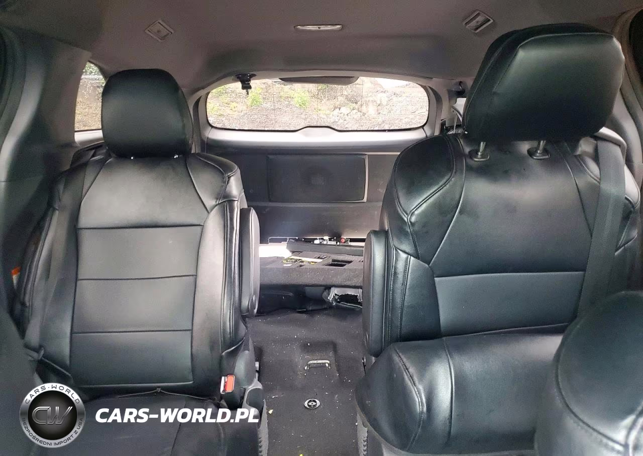 2023 Toyota Sienna Woodland Edition VIN:5TDCSKFC6PS106268 - 10