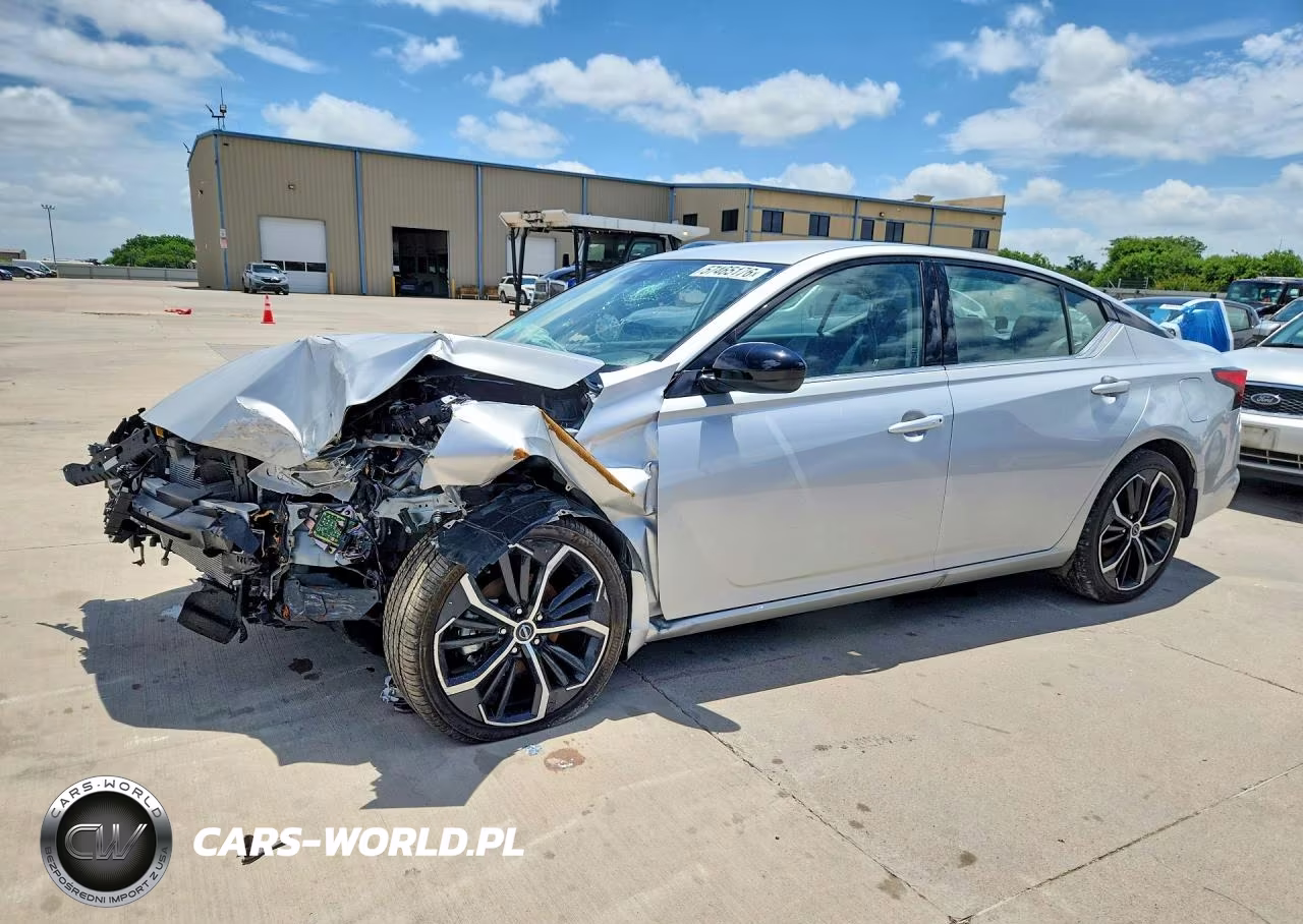 2025 Nissan Altima Sr – zdjęcie 1 z 13