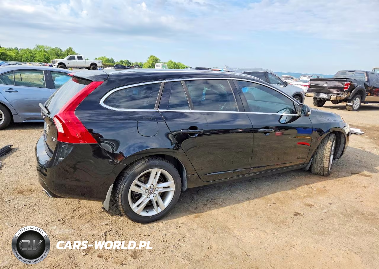 2015 Volvo V60 Premier VIN:YV140MEKXF1267873 - 3