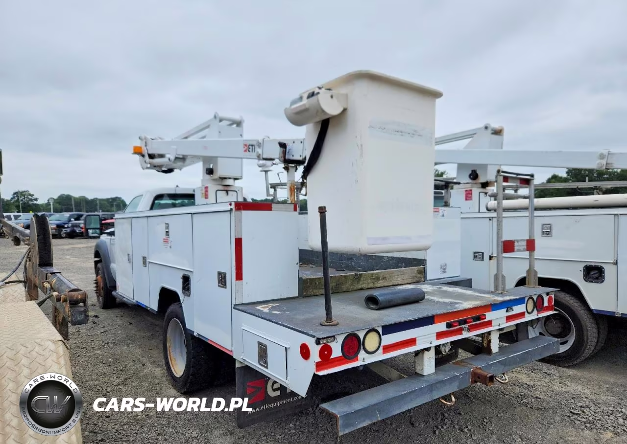 2014 Ford F450 Super Duty Bucket Truck VIN:1FDUF4GY1EEB66973 - 3