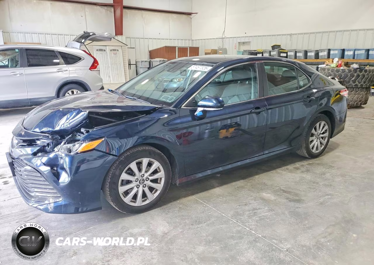 2019 Toyota Camry Le – zdjęcie 1 z 12