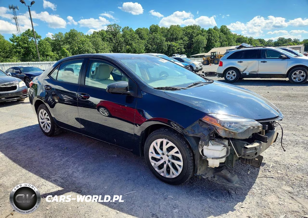 2017 Toyota Corolla Le VIN:2T1BURHE2HC925687 - 4