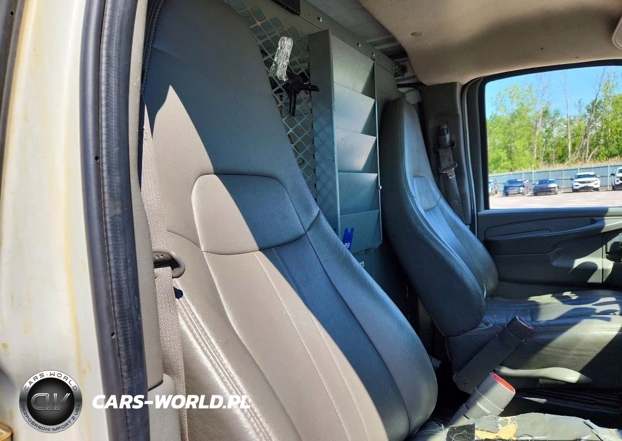 2010 Chevrolet Express G2500 VIN:1GCZGFBA0A1175310 - 11