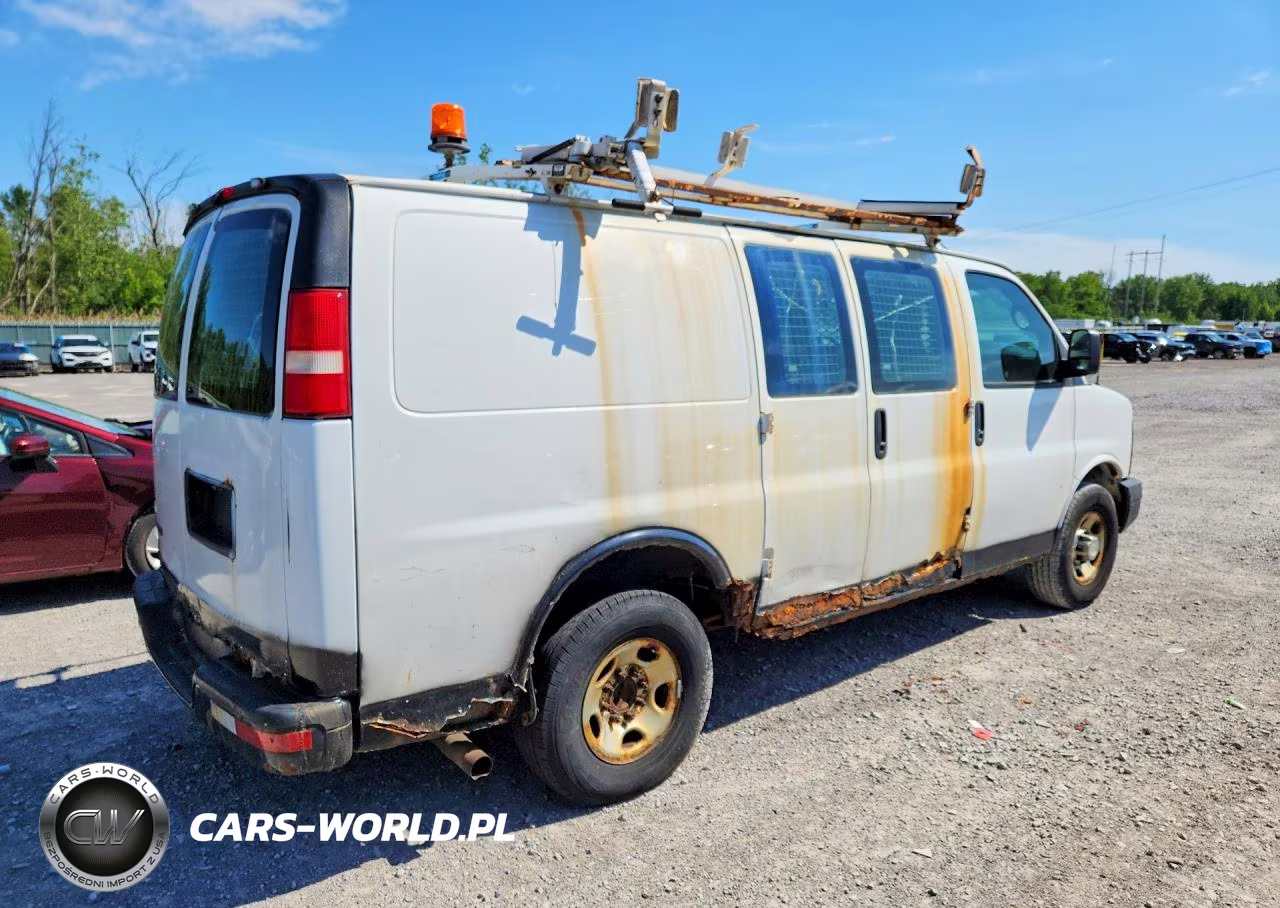 2010 Chevrolet Express G2500 VIN:1GCZGFBA0A1175310 - 3