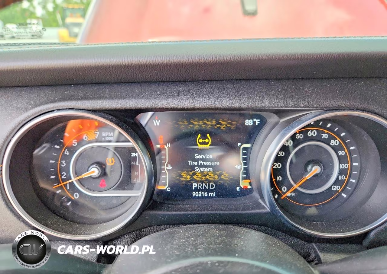 2021 Jeep Wrangler Unlimited Sahara VIN:1C4HJXEN6MW692586 - 9