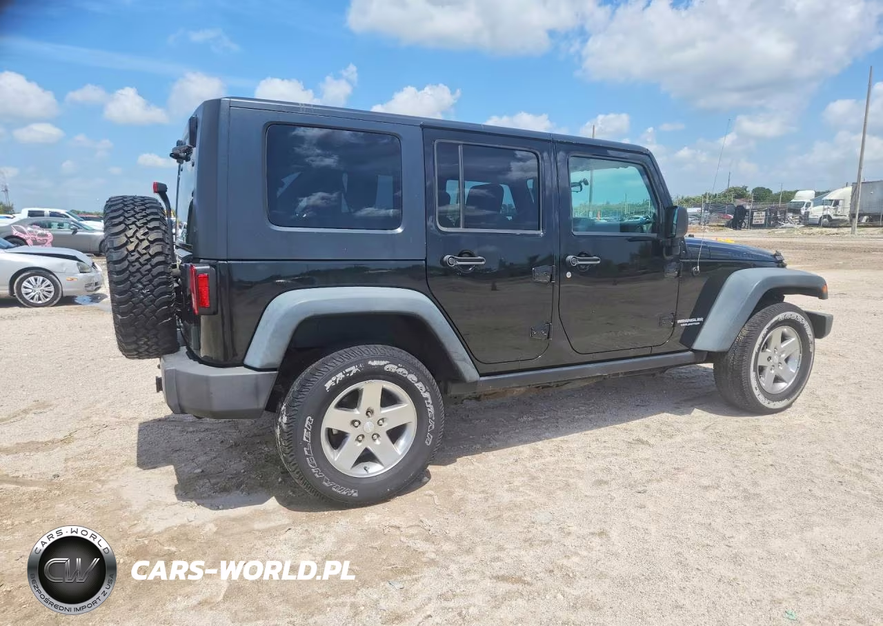 2010 Jeep Wrangler Unlimited Rubicon VIN:1J4HA6H12AL187929 - 3