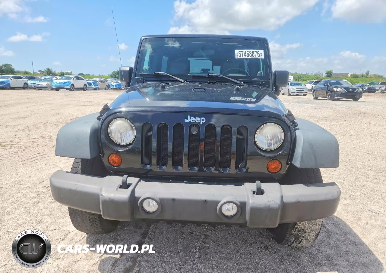 2010 Jeep Wrangler Unlimited Rubicon VIN:1J4HA6H12AL187929 - 5