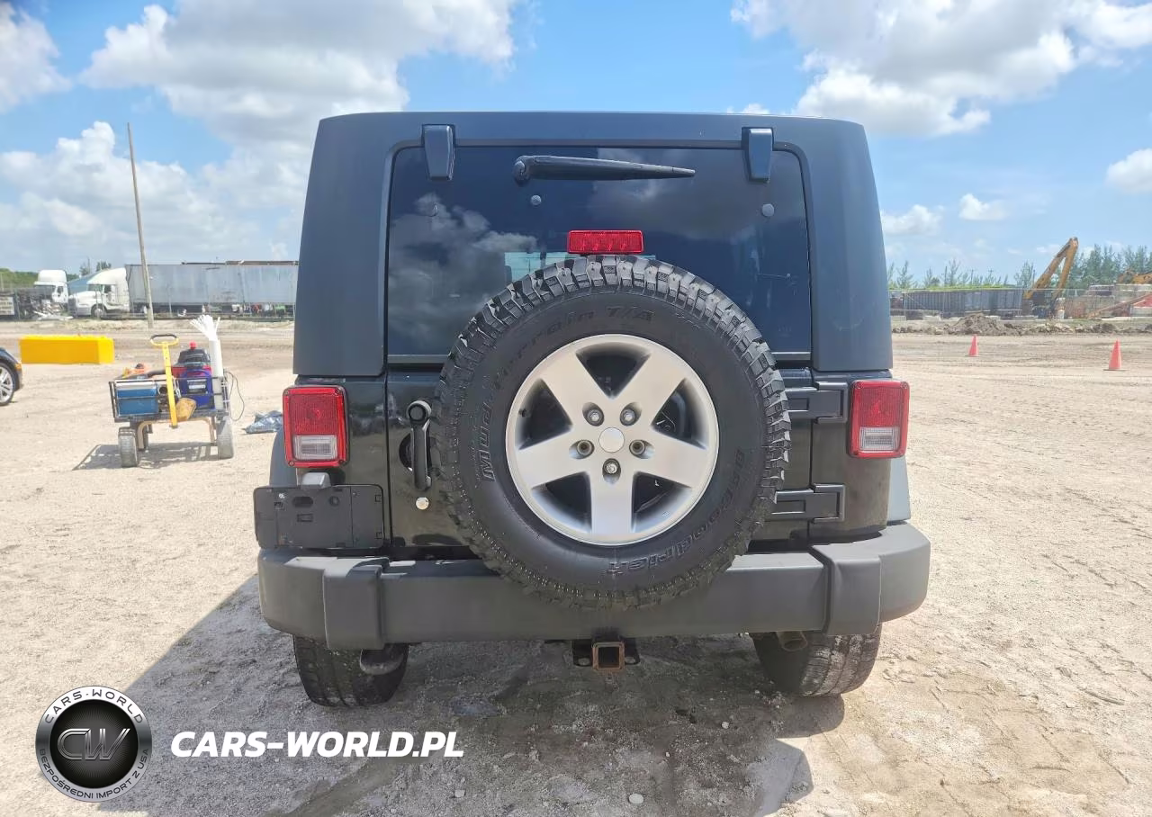 2010 Jeep Wrangler Unlimited Rubicon VIN:1J4HA6H12AL187929 - 6