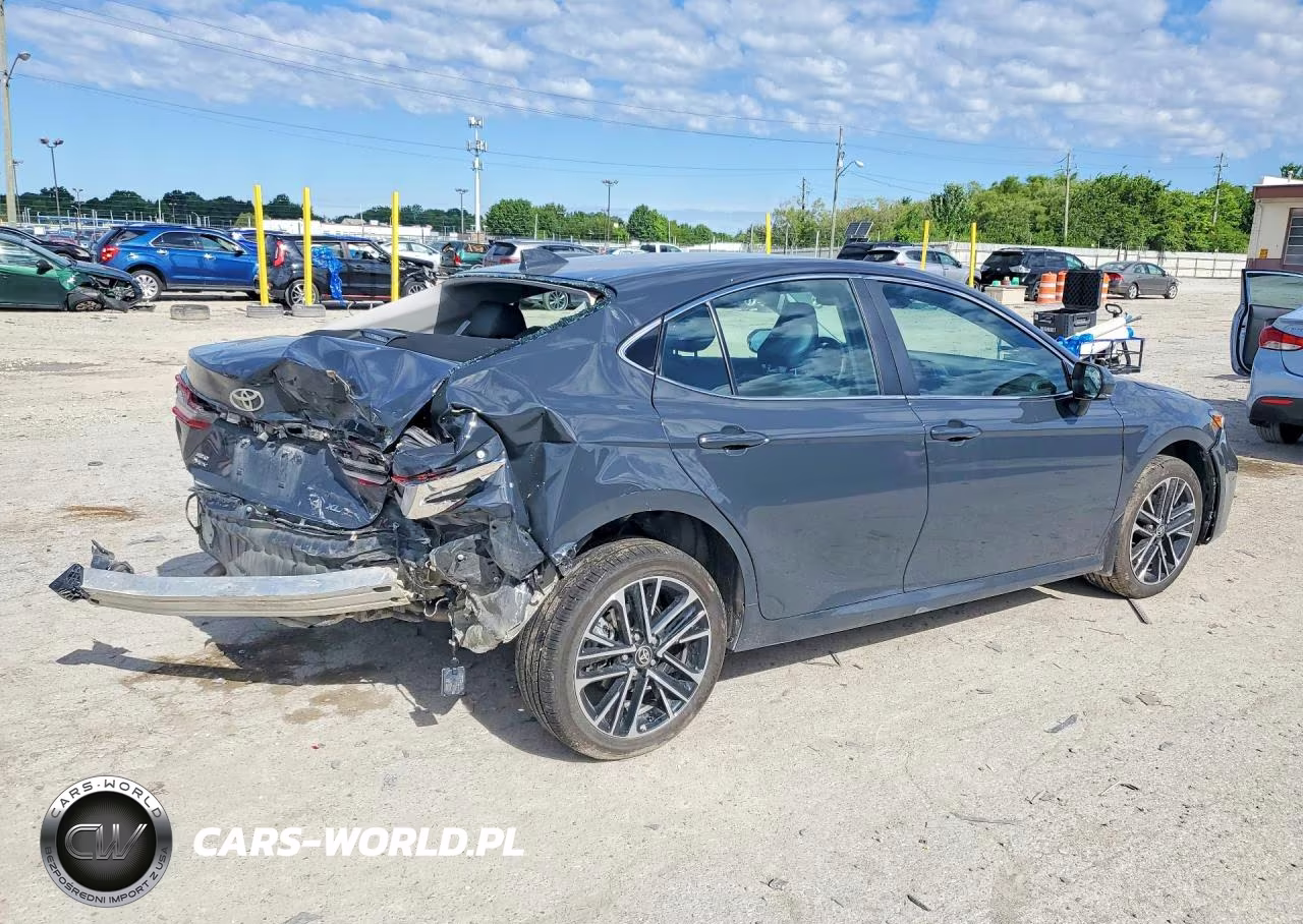 2026 Toyota Camry Xle VIN:4T1DBADK2TU050498 - 3