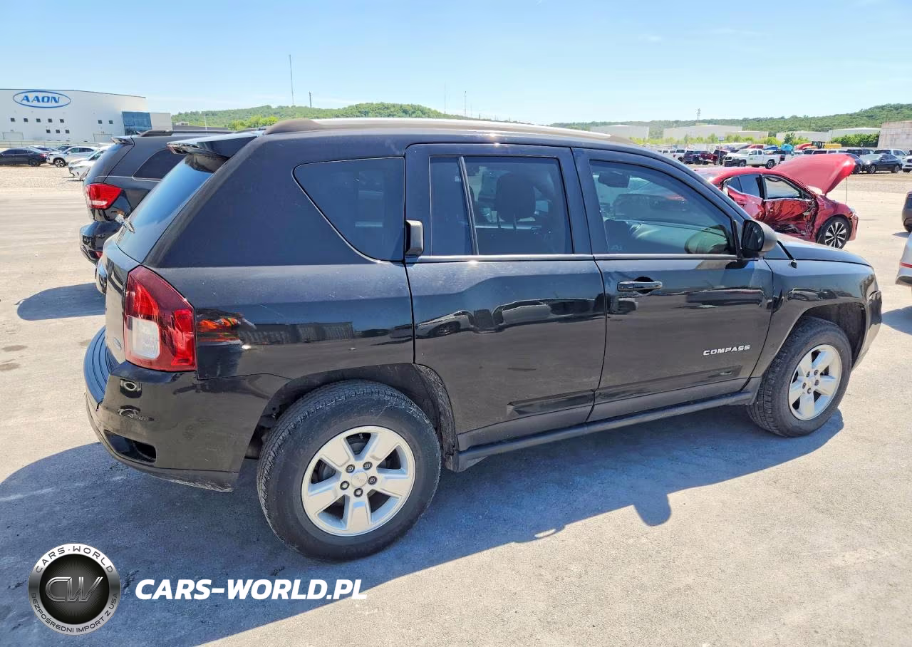 2016 Jeep Compass Latitude VIN:1C4NJCEA7GD665681 - 3