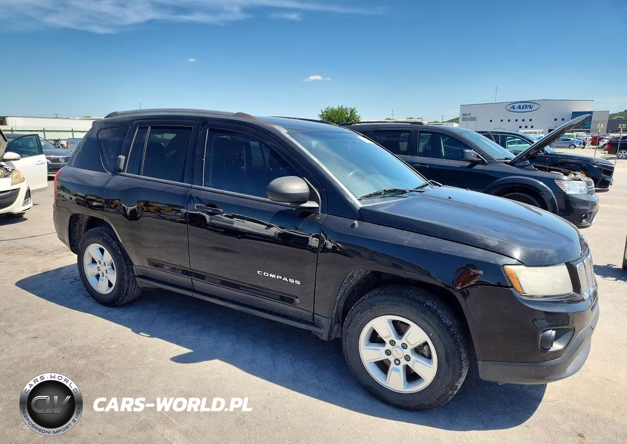 2016 Jeep Compass Latitude VIN:1C4NJCEA7GD665681 - 4