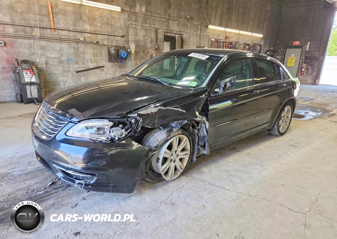 2013 Chrysler 200 Touring – zdjęcie 1 z 12