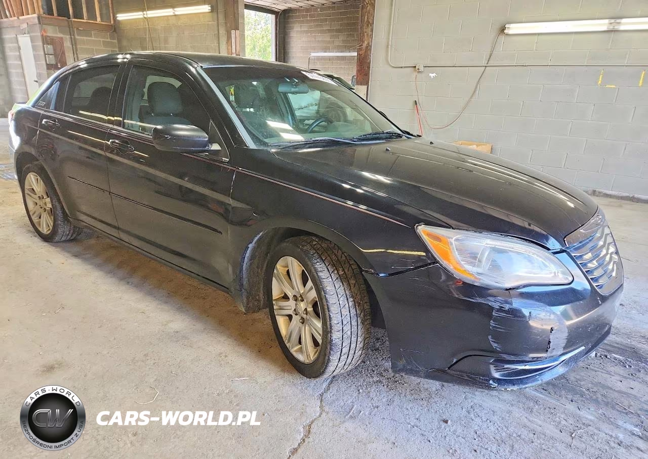 2013 Chrysler 200 Touring VIN:1C3CCBBB5DN732071 - 4