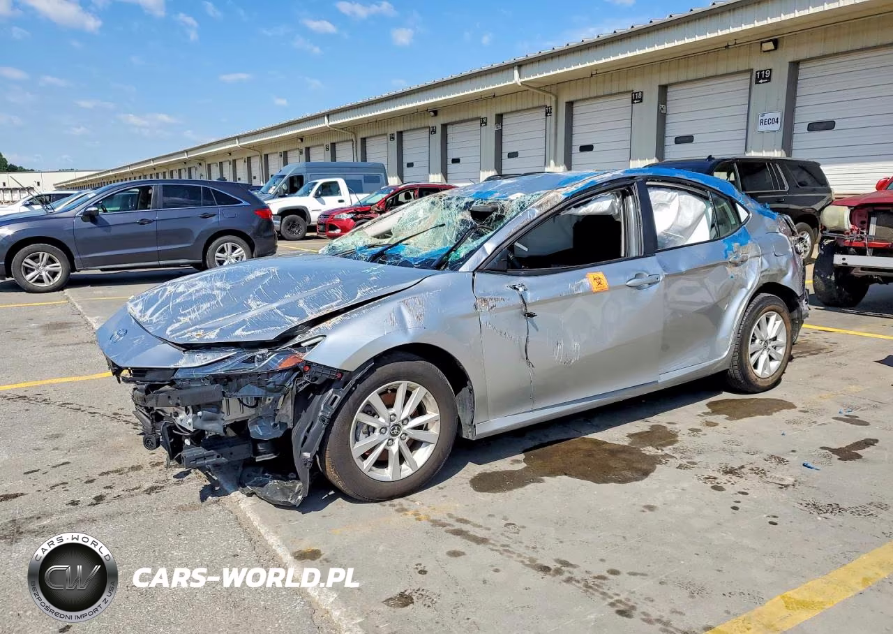 2025 Toyota Camry Le – zdjęcie 1 z 13