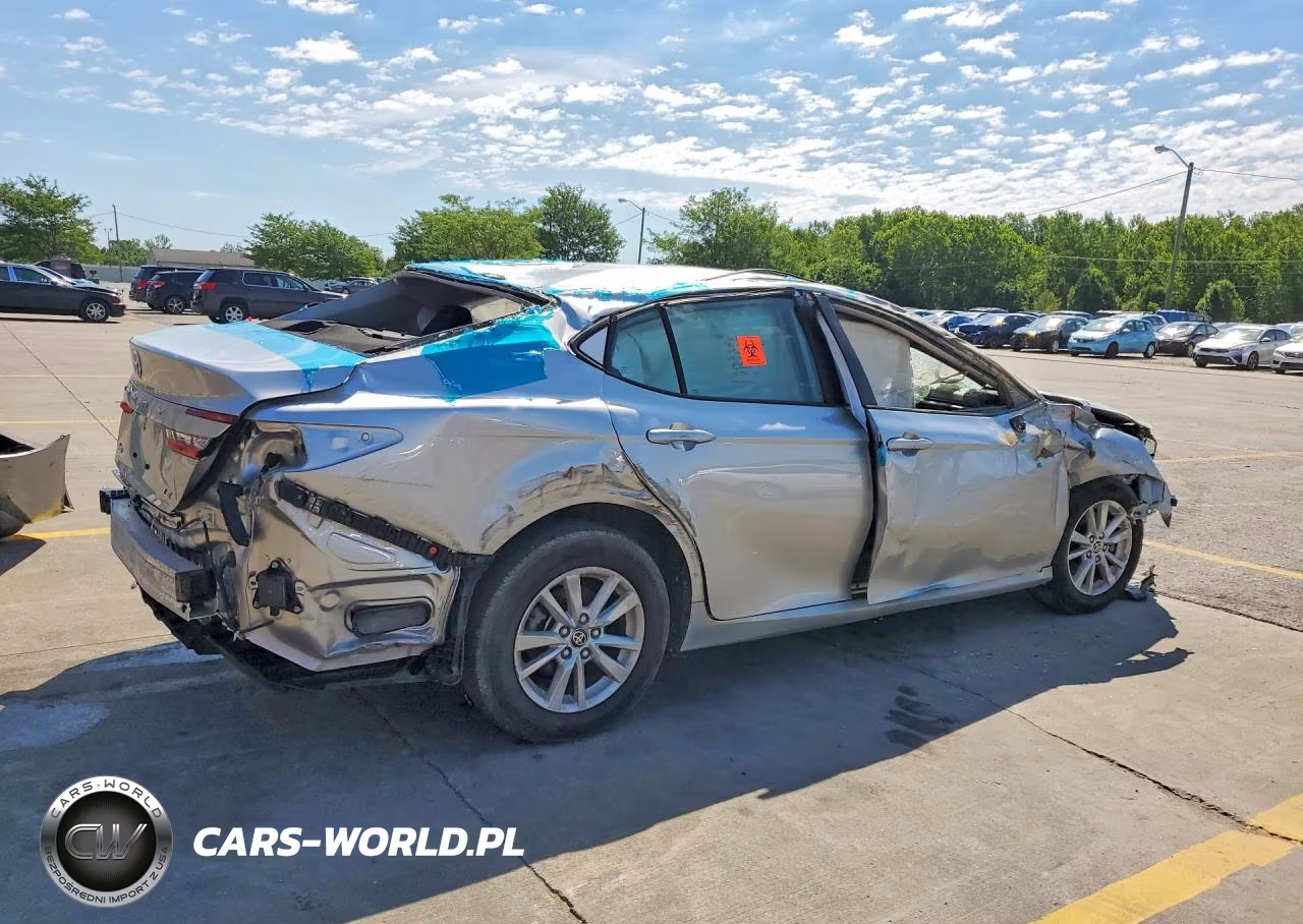 2025 Toyota Camry Le VIN:4T1DAACK6SU595395 - 3