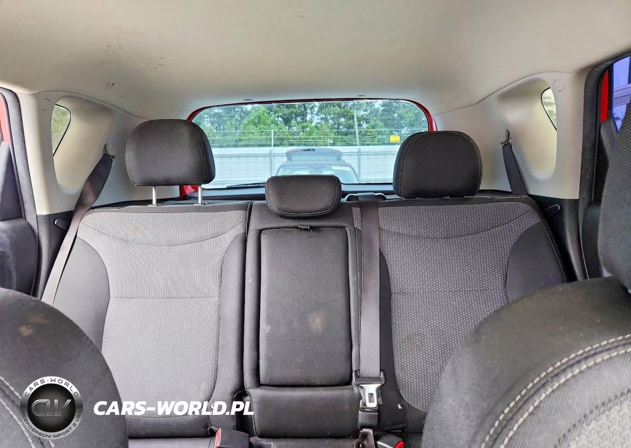 2018 Kia Soul + VIN:KNDJP3A5XJ7603445 - 10