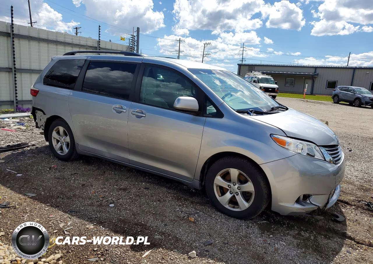 2016 Toyota Sienna Le VIN:5TDKK3DC8GS745367 - 4