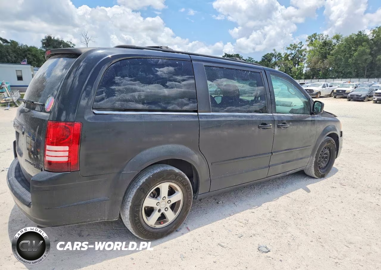 2010 Chrysler Town & Country Lx VIN:2A4RR4DE8AR347099 - 3