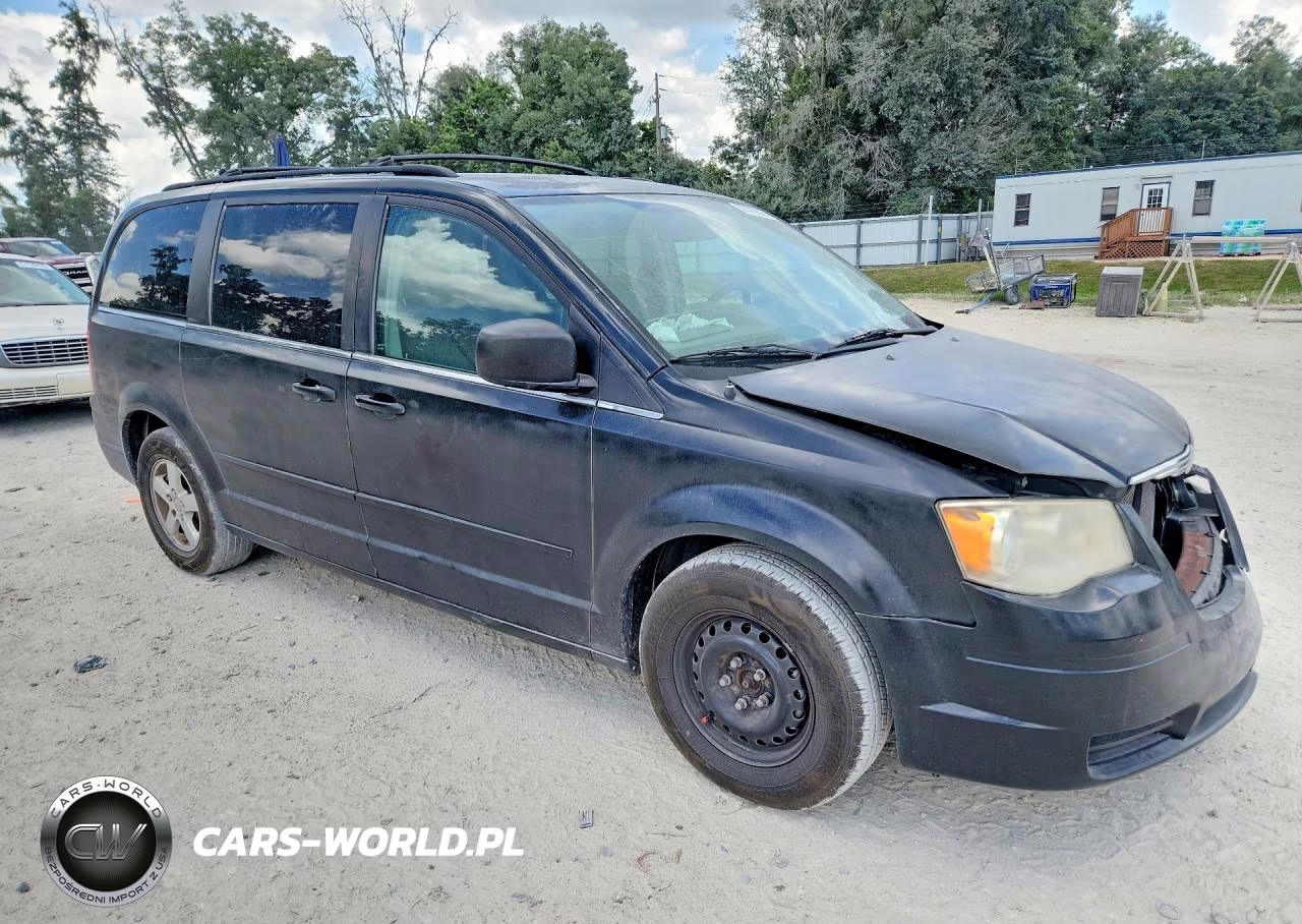 2010 Chrysler Town & Country Lx VIN:2A4RR4DE8AR347099 - 4