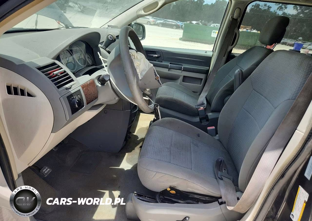 2010 Chrysler Town & Country Lx VIN:2A4RR4DE8AR347099 - 7