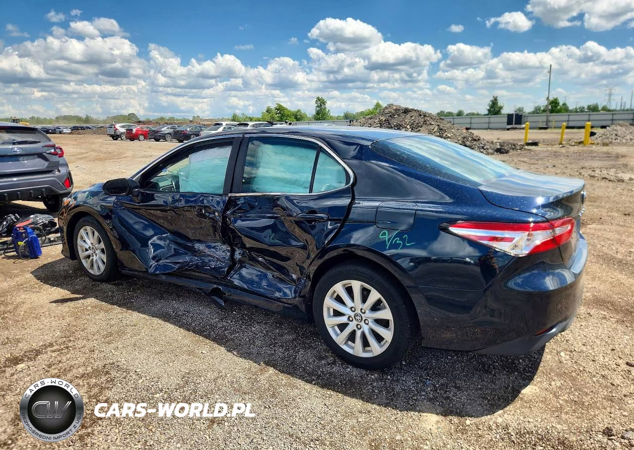 2018 Toyota Camry Le VIN:4T1B11HK9JU624354 - 2