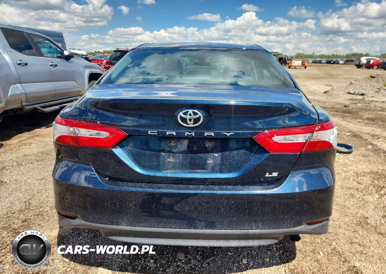 2018 Toyota Camry Le VIN:4T1B11HK9JU624354 - 6