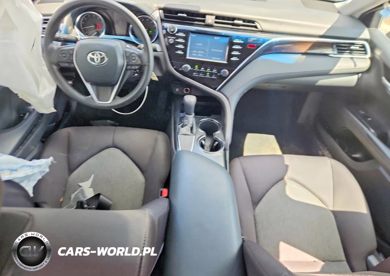 2018 Toyota Camry Le VIN:4T1B11HK9JU624354 - 8