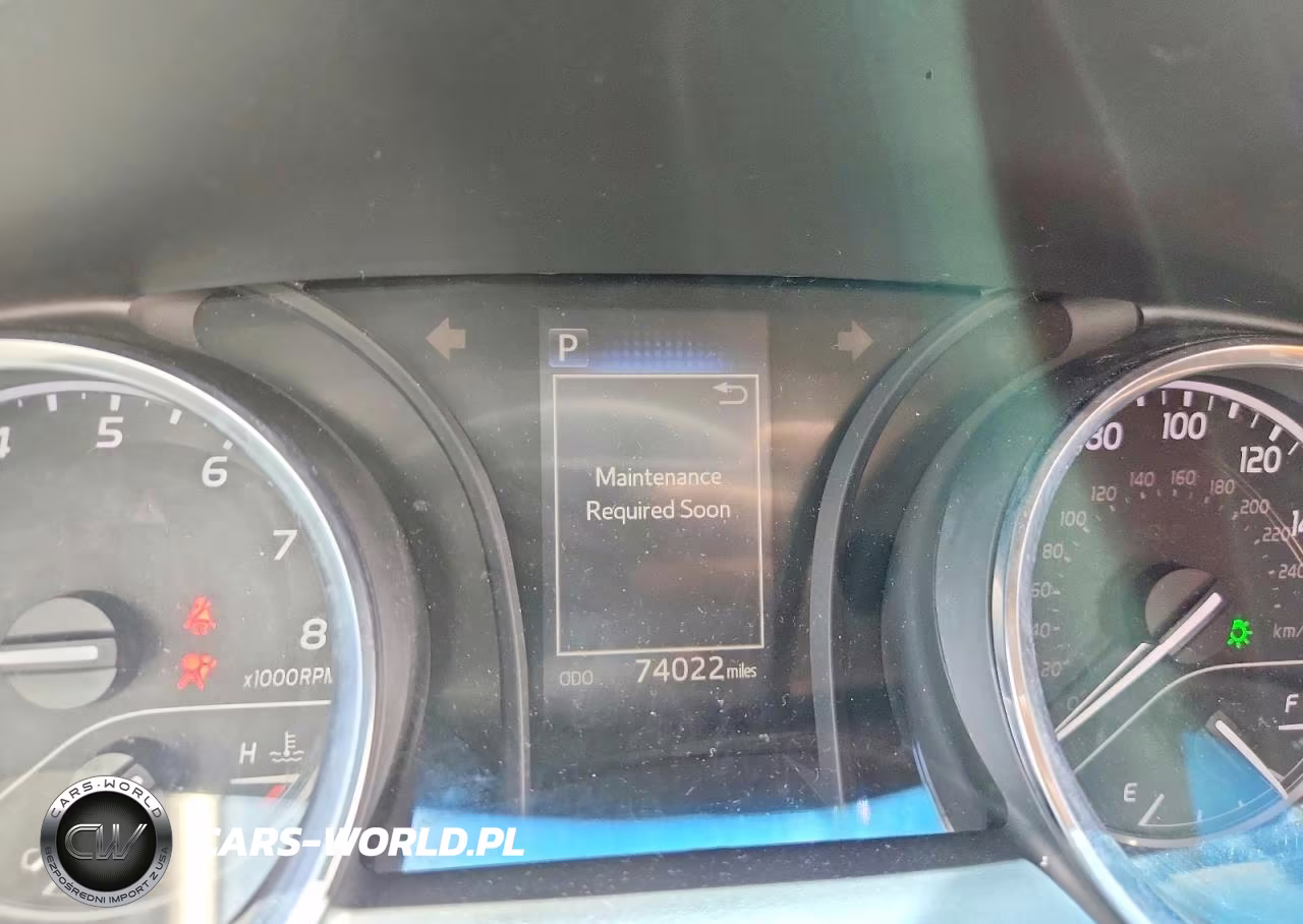 2018 Toyota Camry Le VIN:4T1B11HK9JU624354 - 9