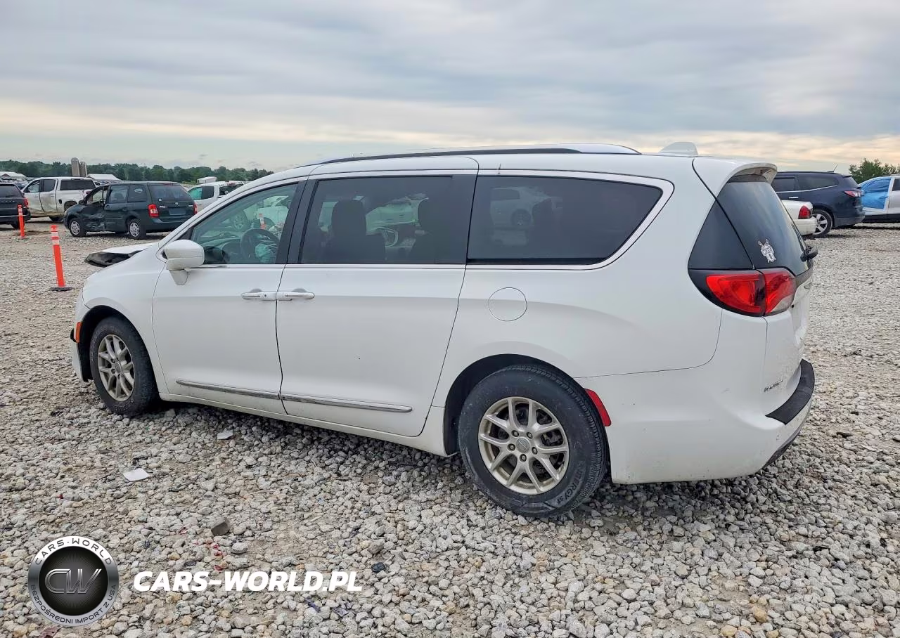 2020 Chrysler Pacifica Touring L VIN:2C4RC1BG6LR284825 - 2