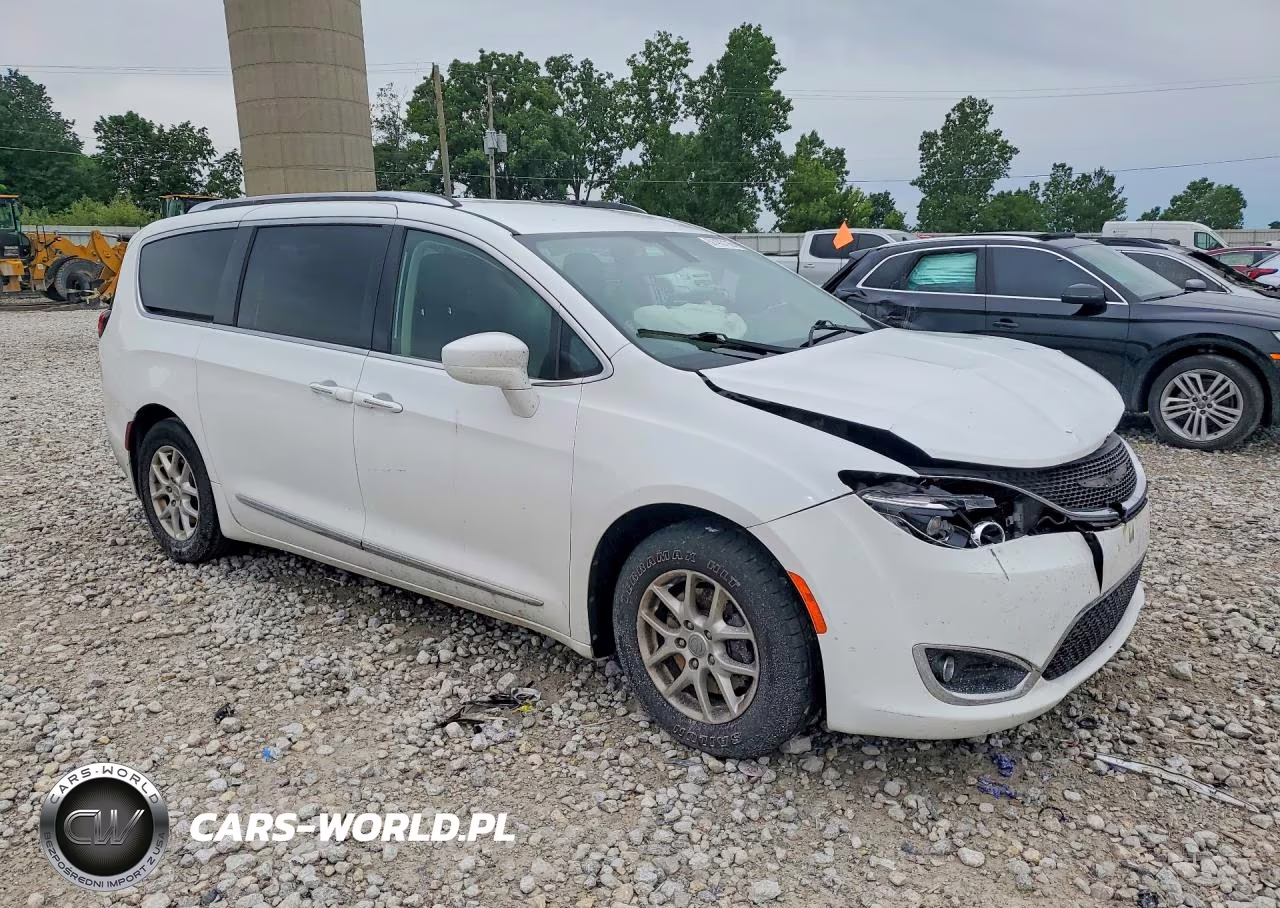 2020 Chrysler Pacifica Touring L VIN:2C4RC1BG6LR284825 - 4